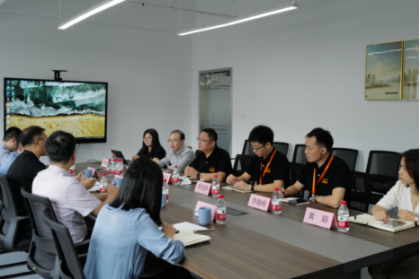 搭平台、拓场景、促合作|青岛市政府副秘书长、市投促办第一副主任王孝芝一行莅临tyc7111cc太阳成集团智能参观指导