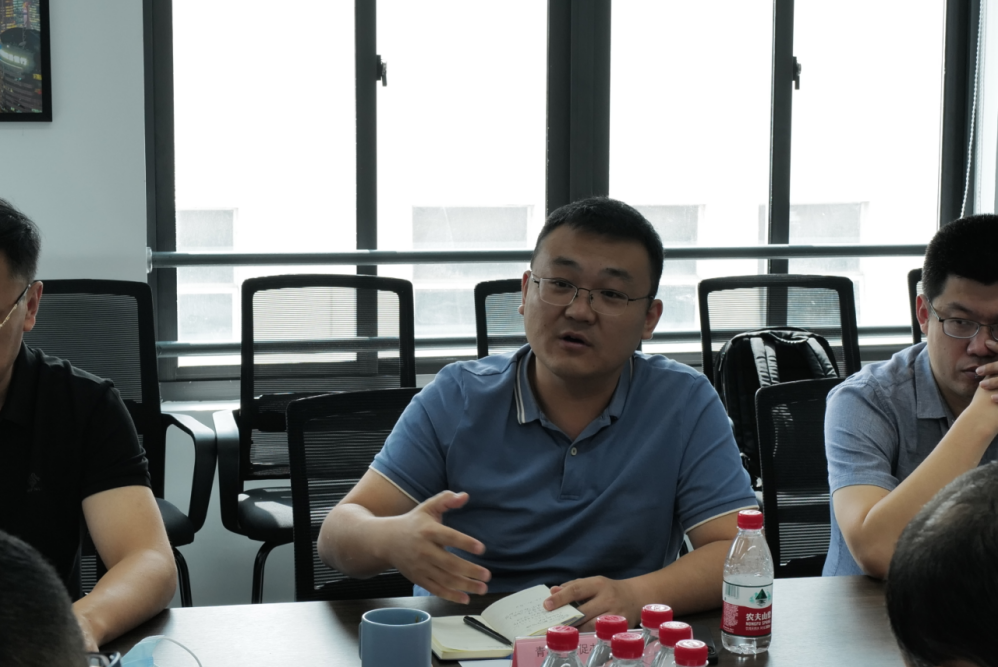 搭平台、拓场景、促合作|青岛市政府副秘书长、市投促办第一副主任王孝芝一行莅临tyc7111cc太阳成集团智能参观指导(图3)